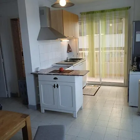 アパート Cosy, Direct Plage, Parking Gratuit Et Vue Mer ! カネ