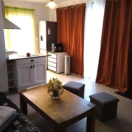 Cosy, Direct Plage, Parking Gratuit Et Vue Mer ! *