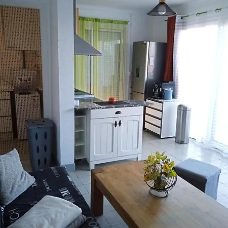アパート Cosy, Direct Plage, Parking Gratuit Et Vue Mer !